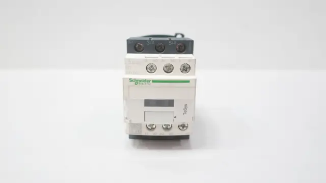 SCHNEIDER LAD4TBDL AC CONTACTOR 24V-DC 25A AMP 7.5HP