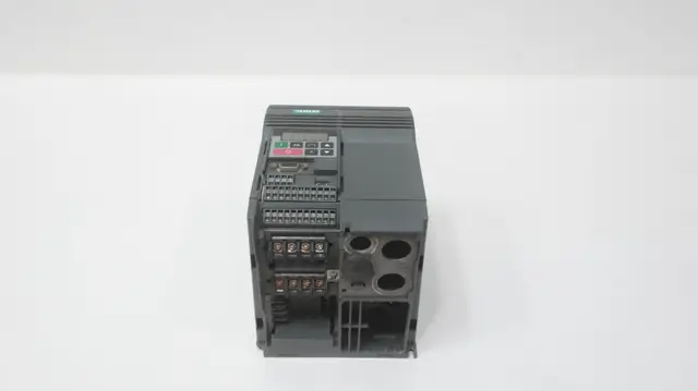 SIEMENS 6SE3215-8DB40 AC VFD DRIVE 380/500V-AC 3HP 0-650HZ 0-500V-AC