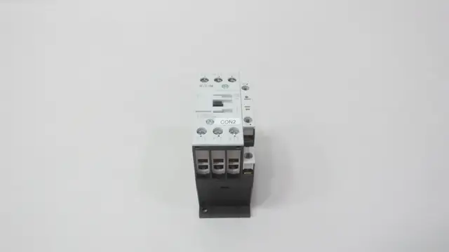 EATON XTCE025C10E DILM25-10 AC CONTACTOR 120V-AC 40A AMP 15HP
